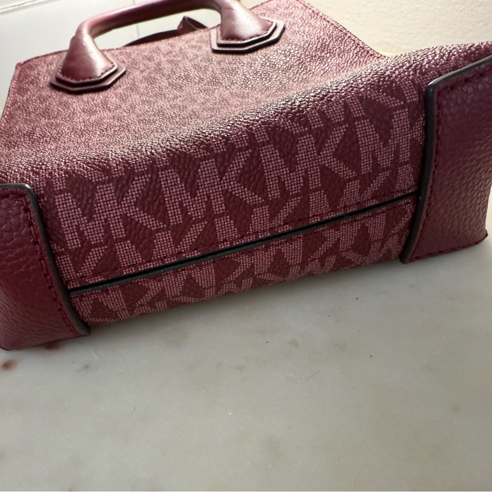 Michael Kors Mini Mercer handbag - Picture 6 of 7